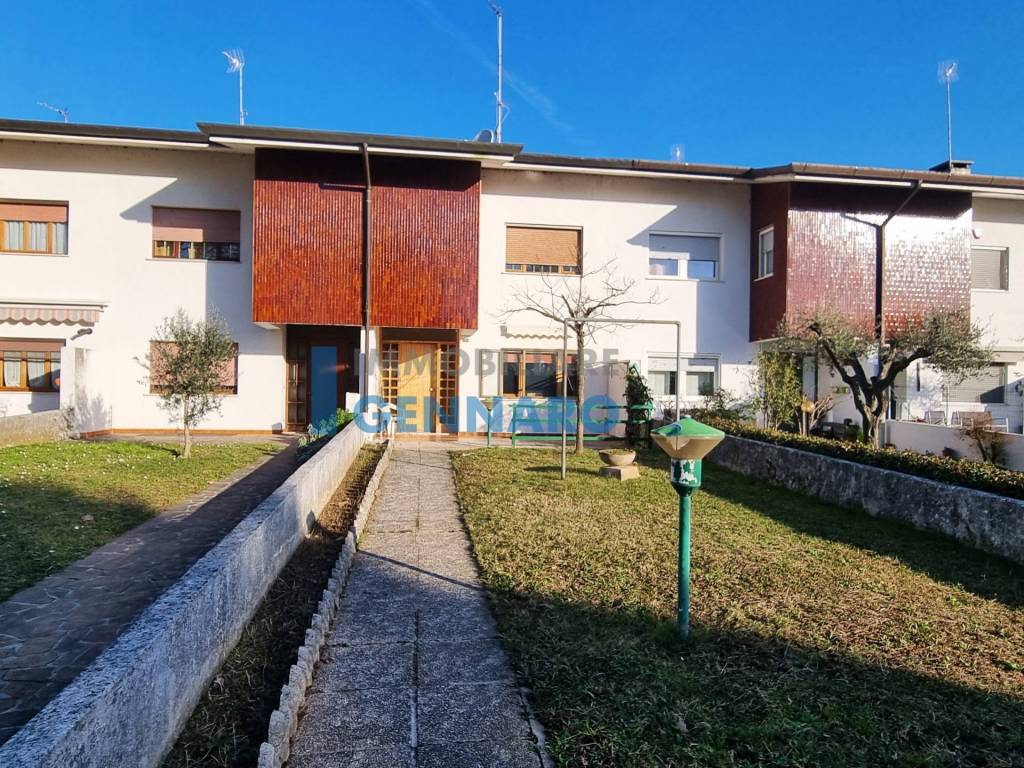 Villa a schiera via 25 aprile, centro, mortegliano