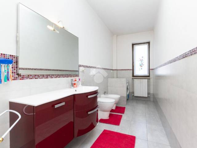 bagno con box doccia