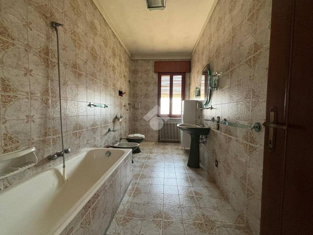 32 BAGNO