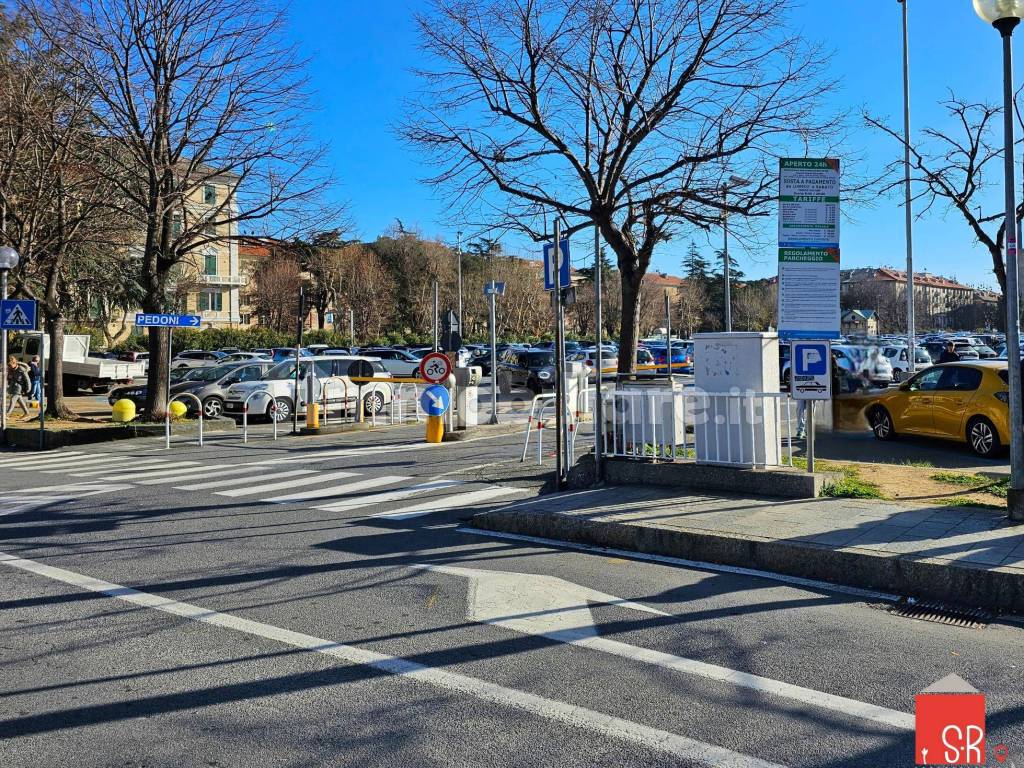 Parcheggio piazza del popolo