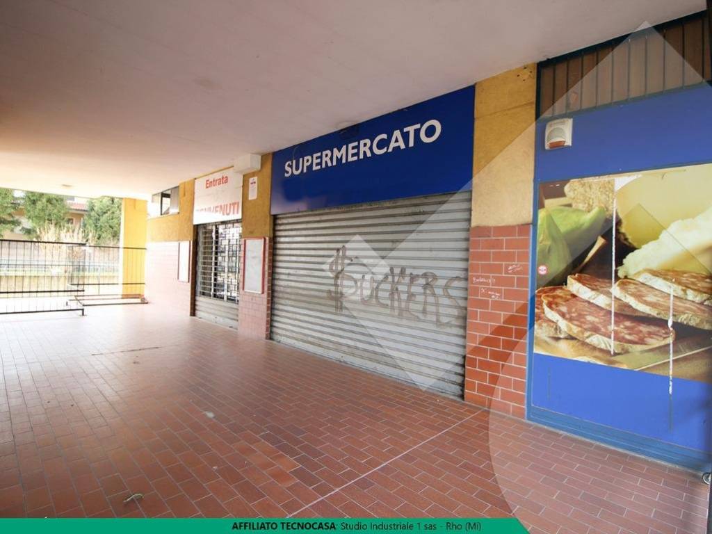 Esterno Negozio Pregnana