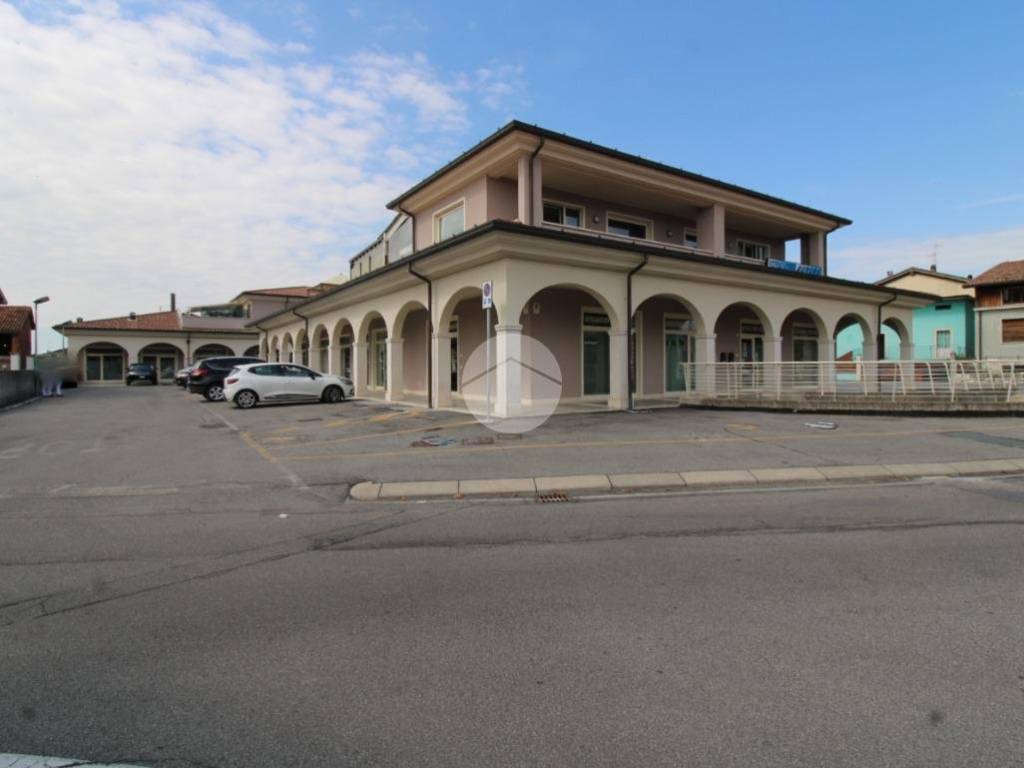 Locale commerciale via privata san marco, centro, travagliato