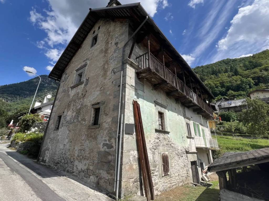 Terratetto unifamiliare via sant'antonio, centro, baceno