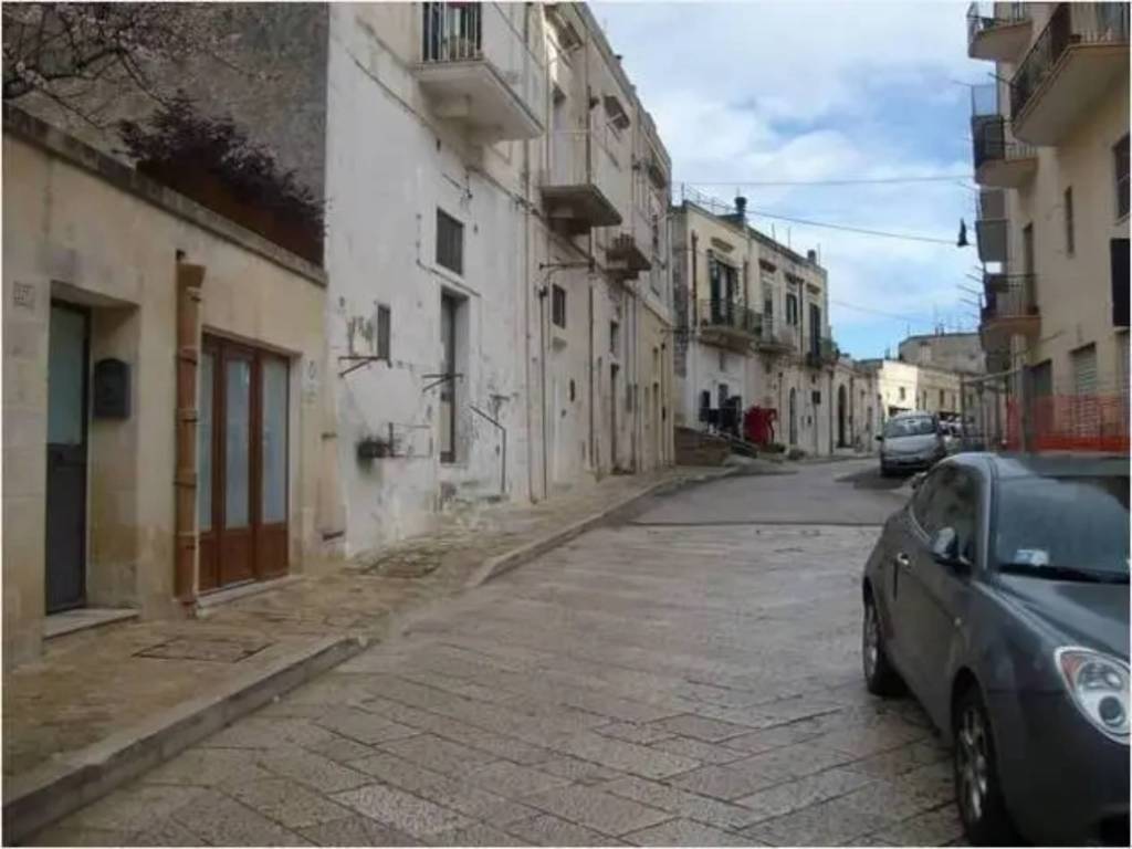 Trilocale via casalnuovo, centro, matera