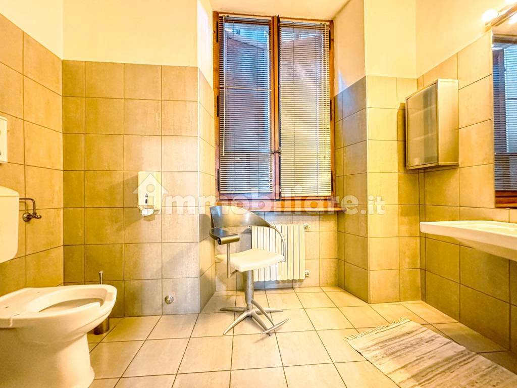 negozio vendita borgosesia bagno2