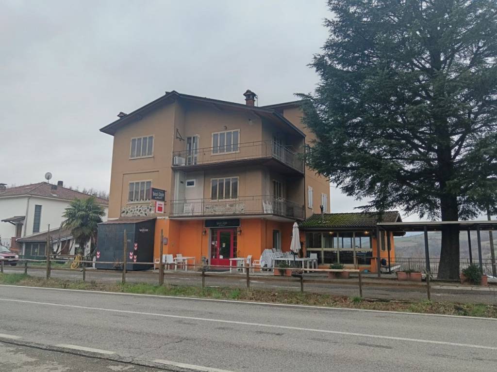 Albergo strada statale di valle trebbia 41, cernusca, travo