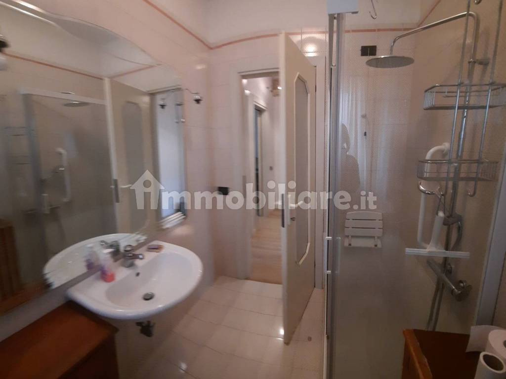 Sale Apartment Treviso. 4room flat in viale Brigata Treviso. Good