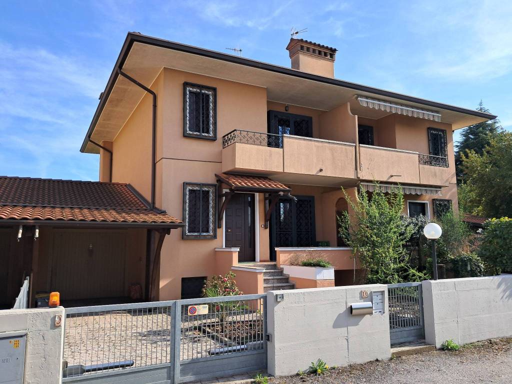 Villa a schiera via liguria 77, beivars, udine