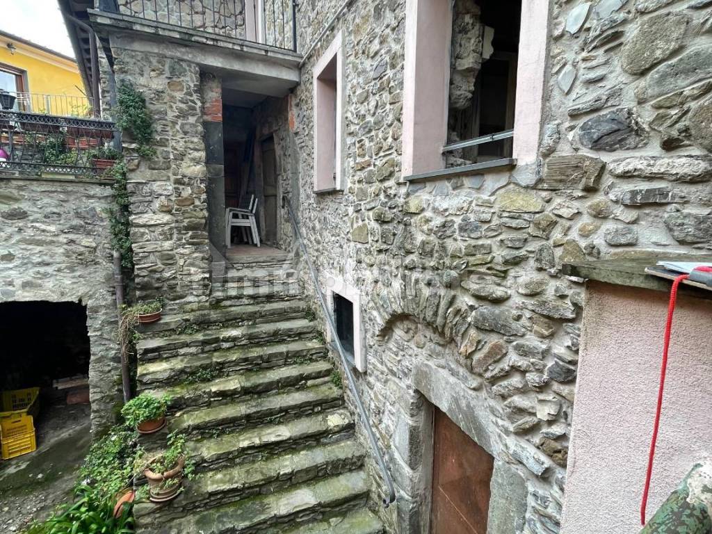BO110_semindipendente in vendita-Borgo di Montebel