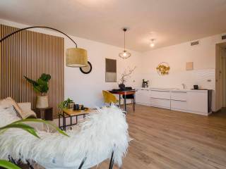 SALOTTO CON CUCINA A VISTA