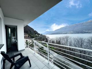 Foto - Vendesi villa con terrazzo, Lago di Como, Dorio