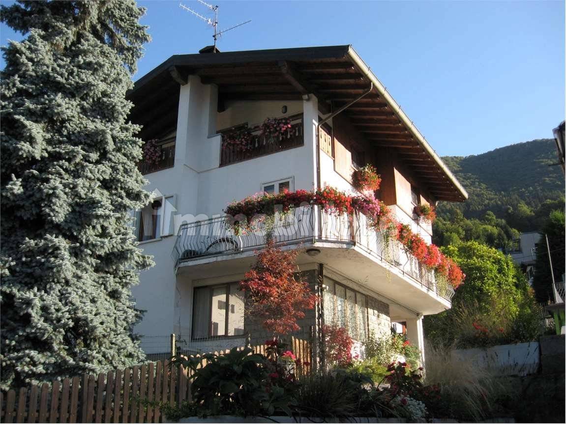 Villa in vendita a Centro Valle Intelvi