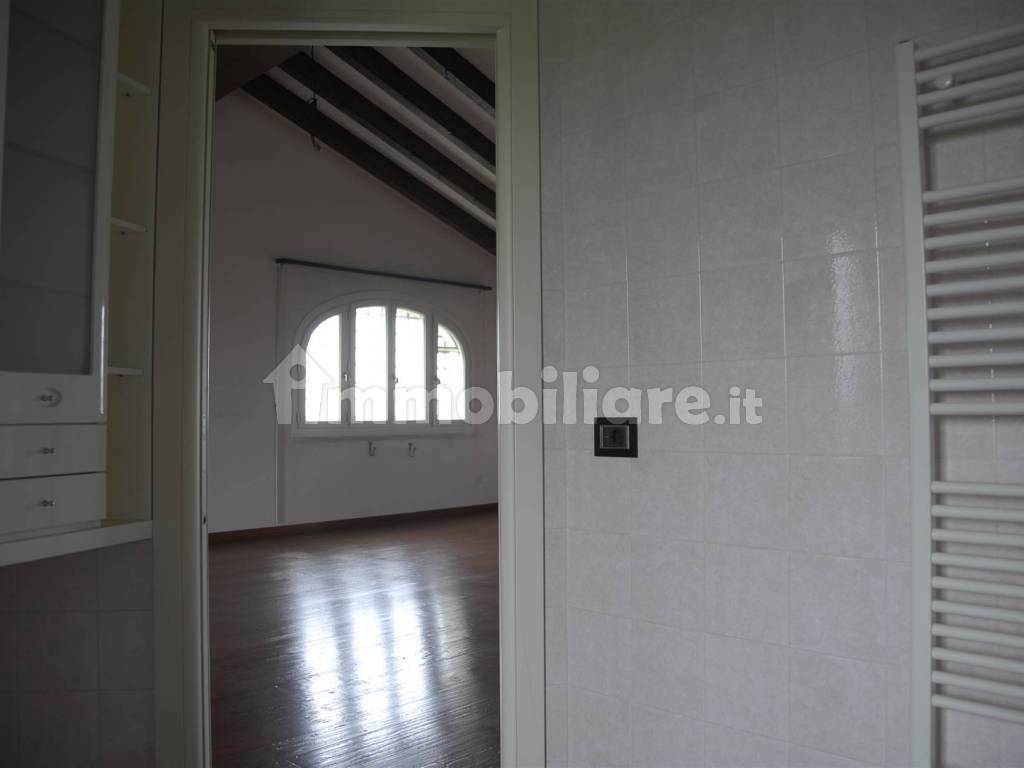 Camera principale di 40 mq con bagno
