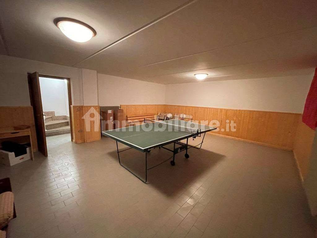 sala comune con ping pong