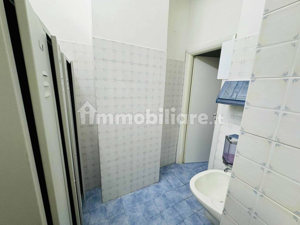 Camerino con bagno per personale