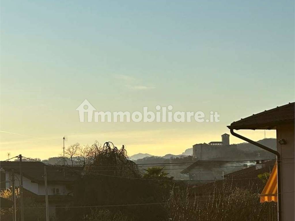 Primo piano - vista sulla Rocca dalla stanza