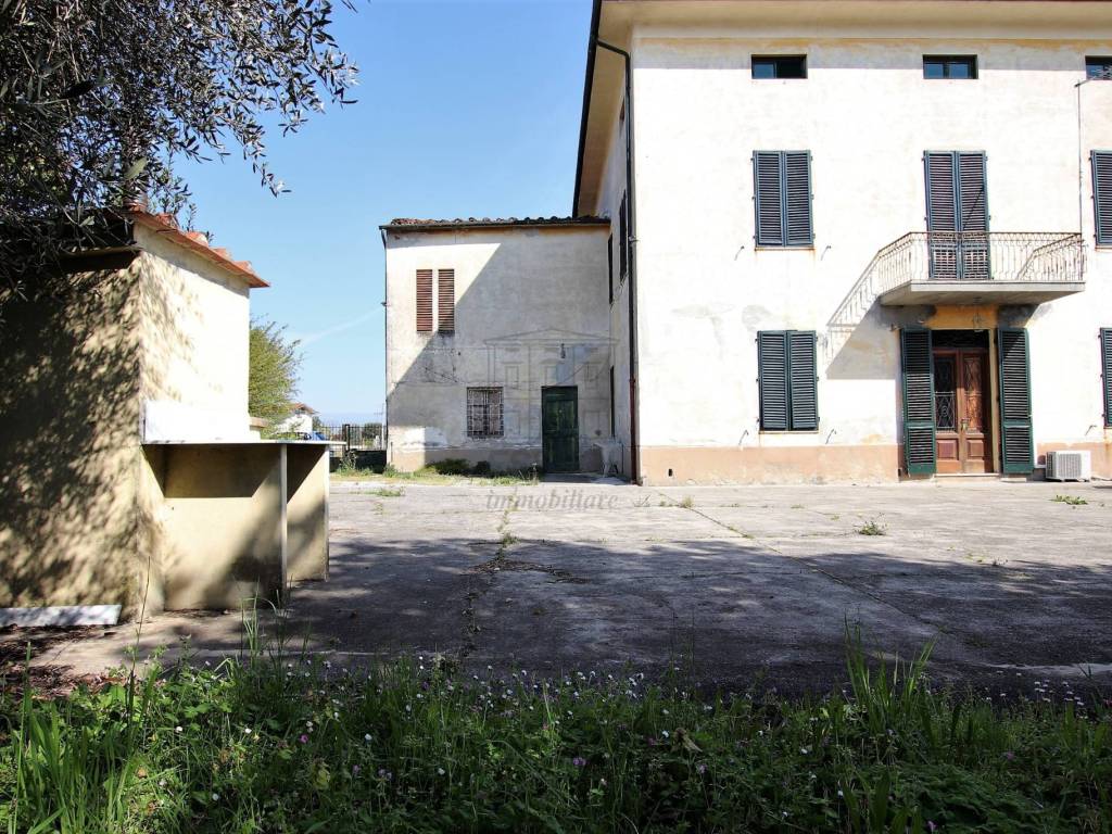 Terratetto d'angolo a 2 km dal centro di Lucca (3)