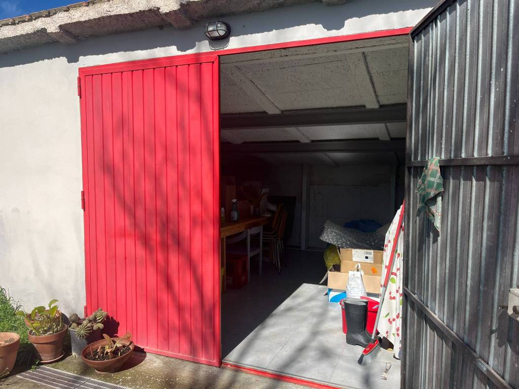 GARAGE