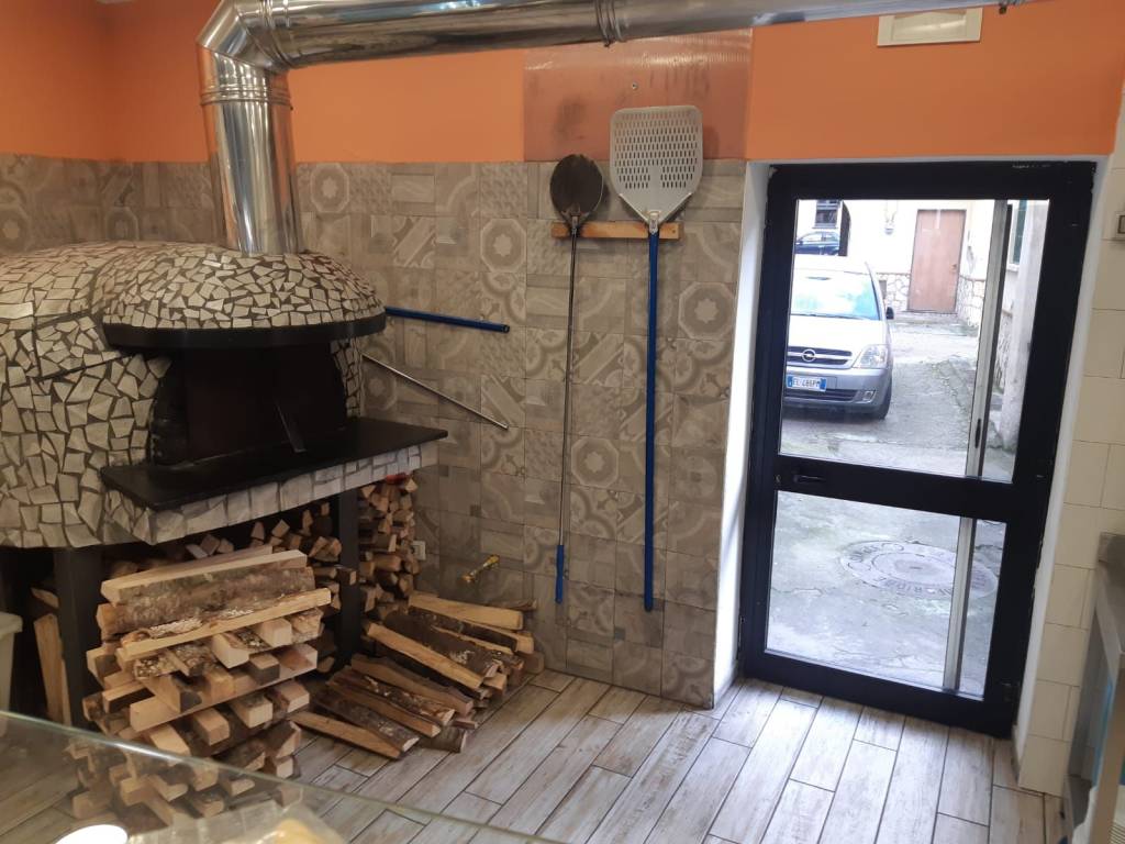 Pizzeria piazza d'Amora 1, Nocera Inferiore, Rif. 110519859