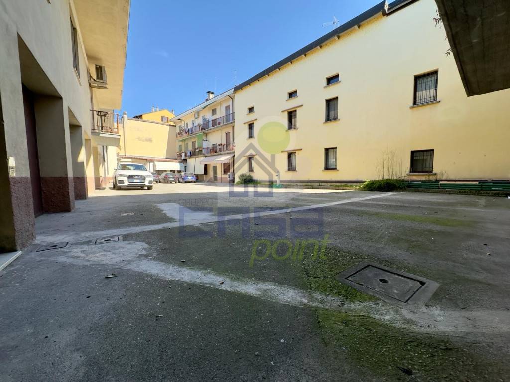 CORTILE-COMUNE.jpg