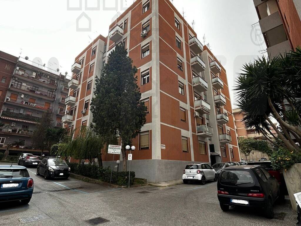 Affitto Appartamento 5 locali in Via Palermo
