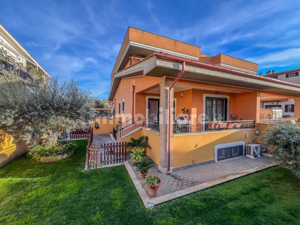 Sale Multi-family villa in via Alzano Lombardo Rome. Excellent ...