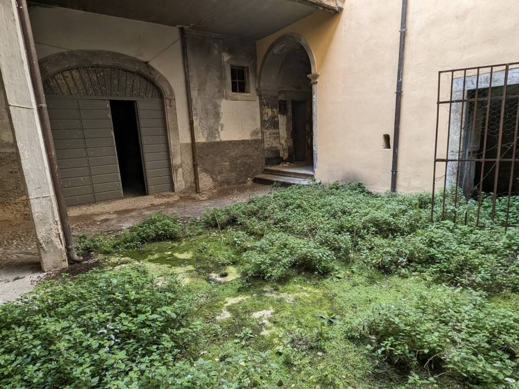 Building via Marco Barbato 4, Sulmona, Ref. 110547081 Immobiliare.it