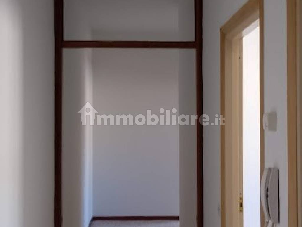 APPARTAMENTO-IN-VENDITA-CON-BOX-CANTINA-BALCONE***