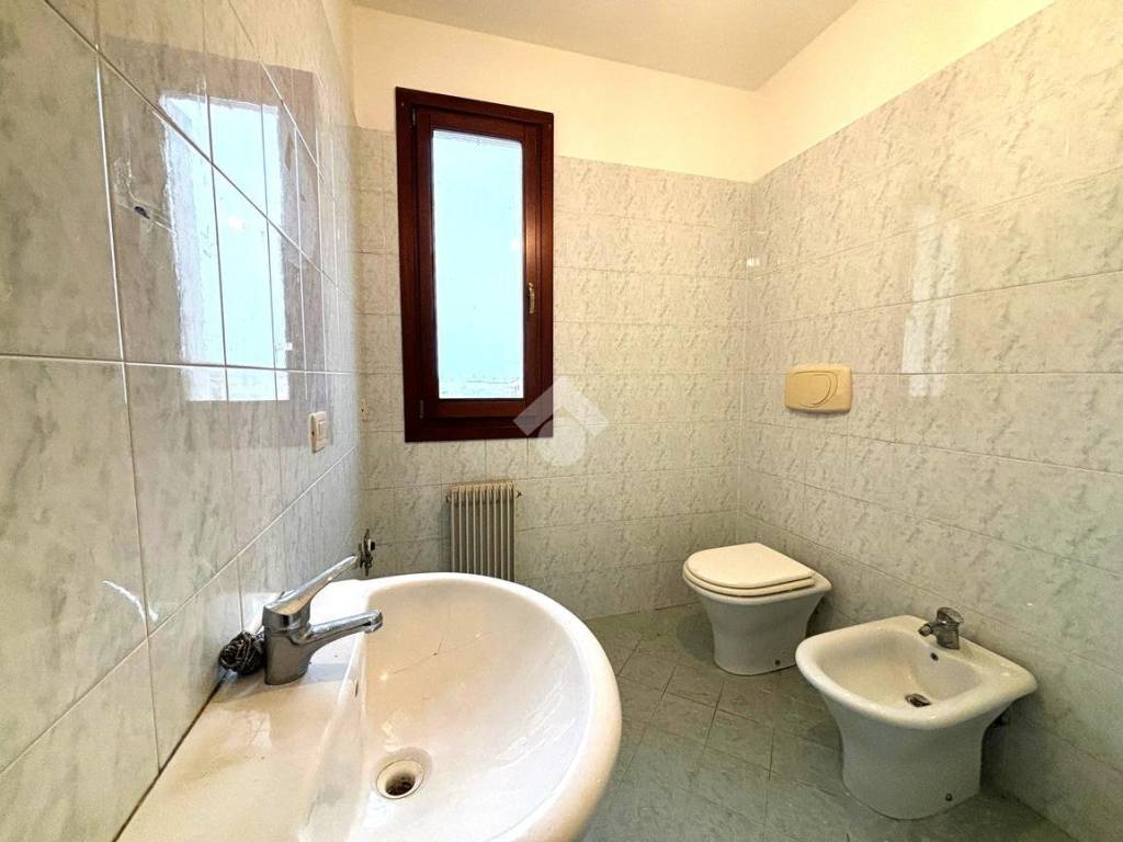 16 BAGNO