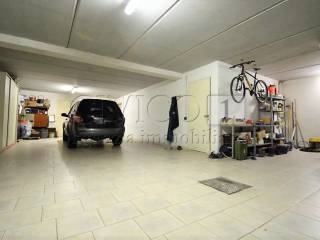 07 Garage (3).JPG