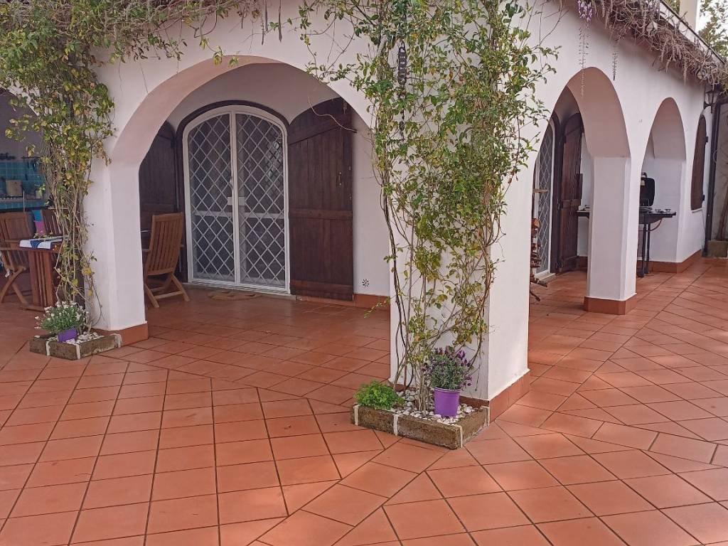 Villa plurifamiliare via pontina, litoranea terracina - san felice, terracina