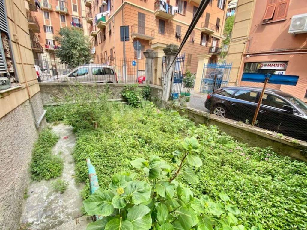 appartamento con giardino in vendita genova bolzan