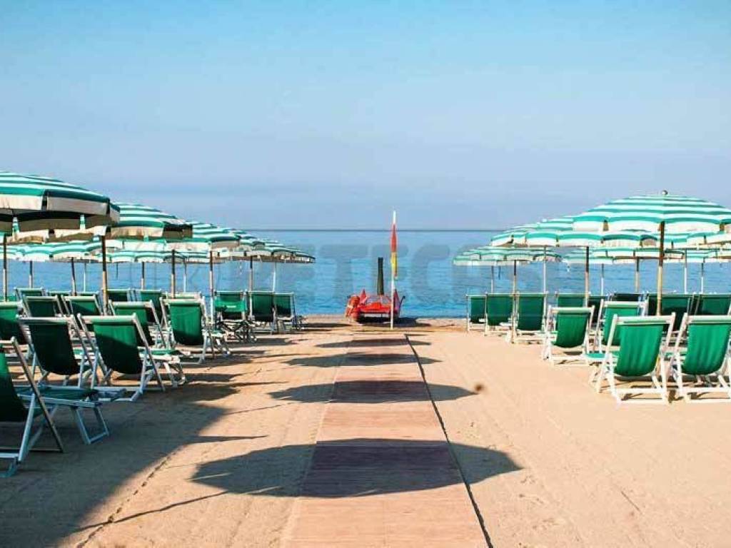 0062693-spiaggia-convenzionata-marina-hotel-ronchi