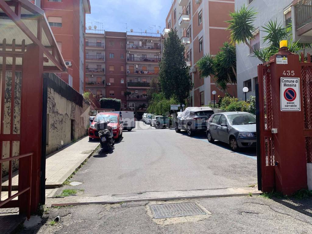 Ingresso carrabile condominio