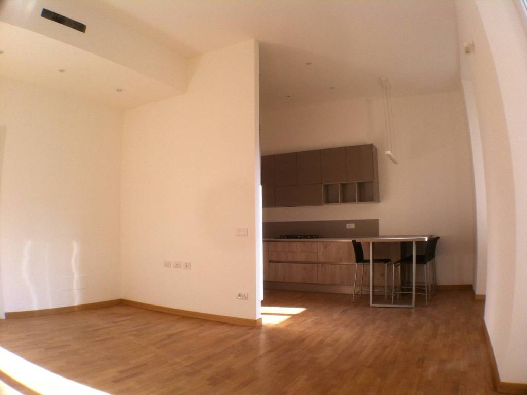 Trilocale viale Piceno 8, Plebisciti - Susa, Milano