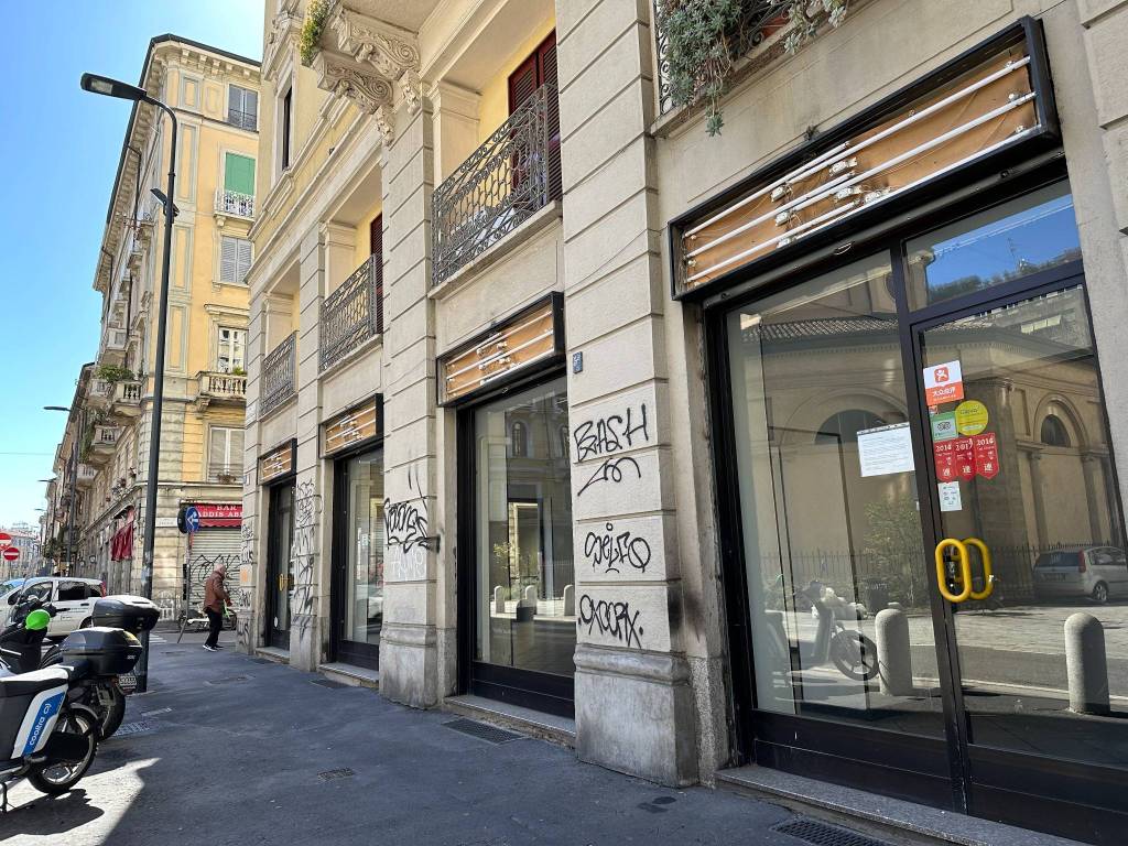 Locale commerciale largo fra' paolo bellintani 1, porta venezia, milano