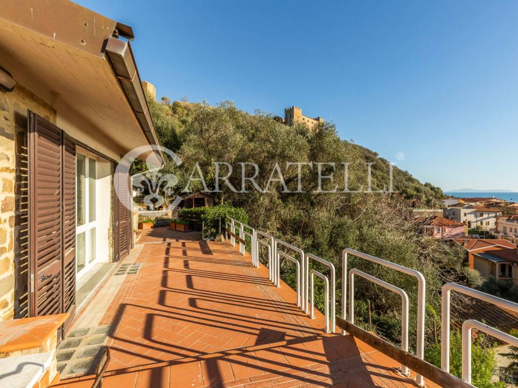 Castiglione Della Pescaia villa con vista mare