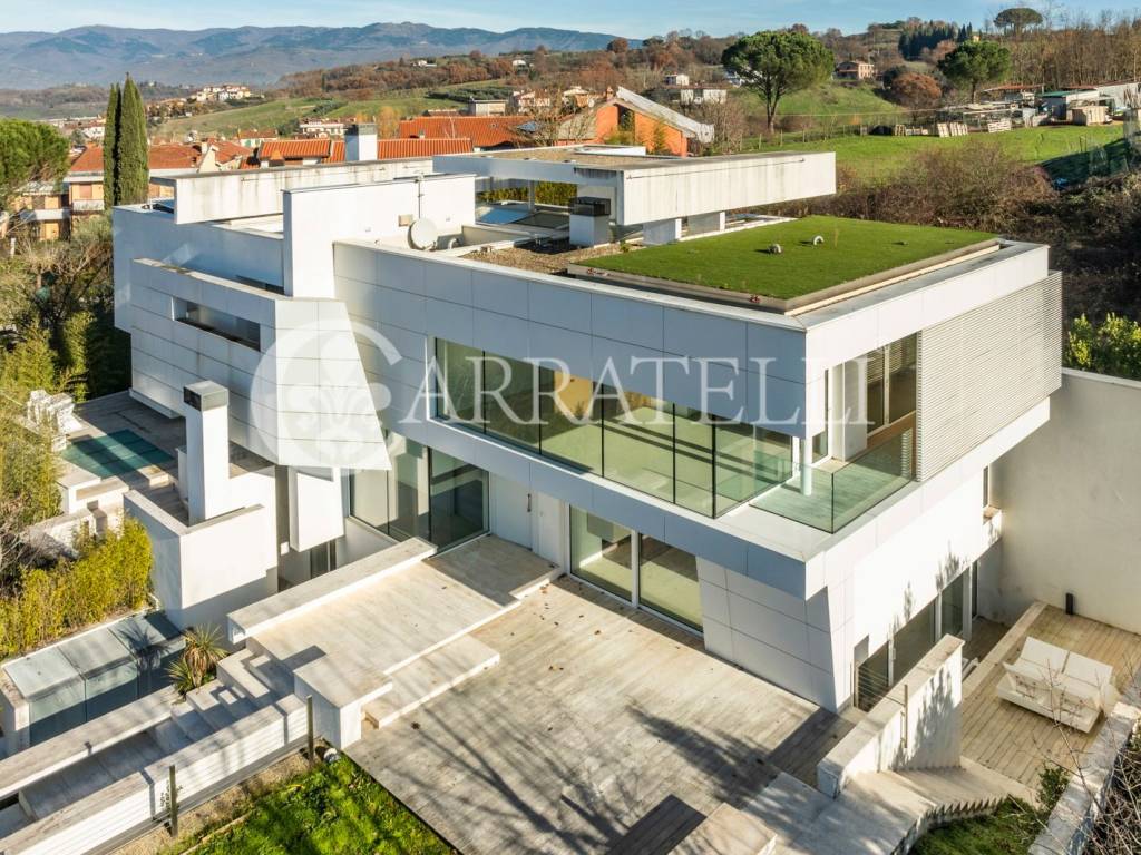 Villa moderna di design nel Valdarno vicino Arezzo