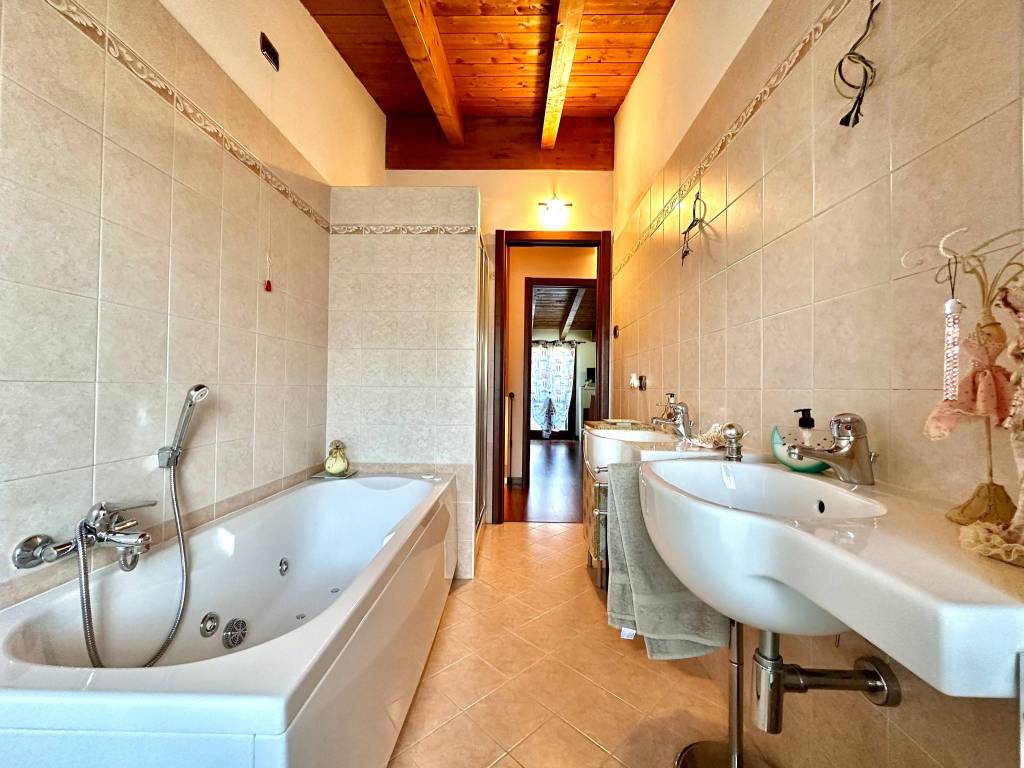 bagno piano primo