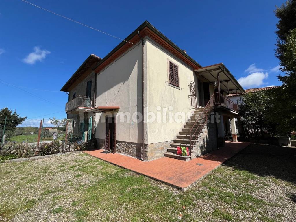 ABITAZIONE CON GIARDINO CORTONA CAMPAGNA