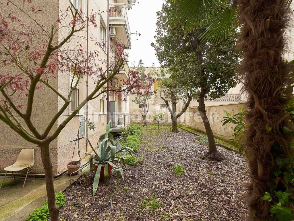 Giardino condominiale