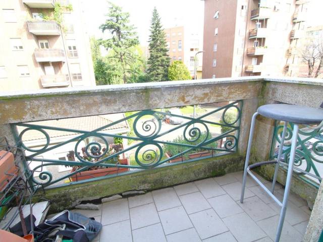 BALCONE CAMERA