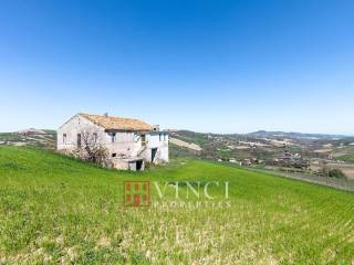 Casale in vendita nelle Marche vista mare