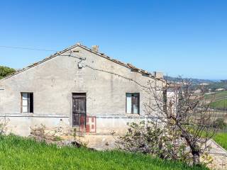 Casale in vendita nelle Marche vista mare