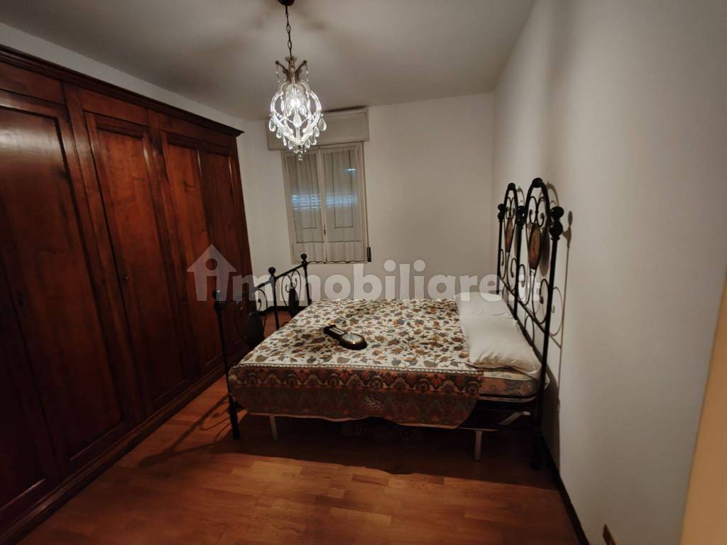 Rent Apartment Modena. 4room flat, Good condition, second floor