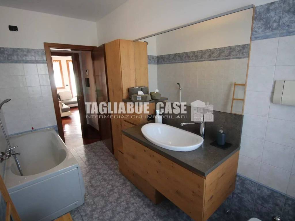 BAGNO PIANO INFERIORE