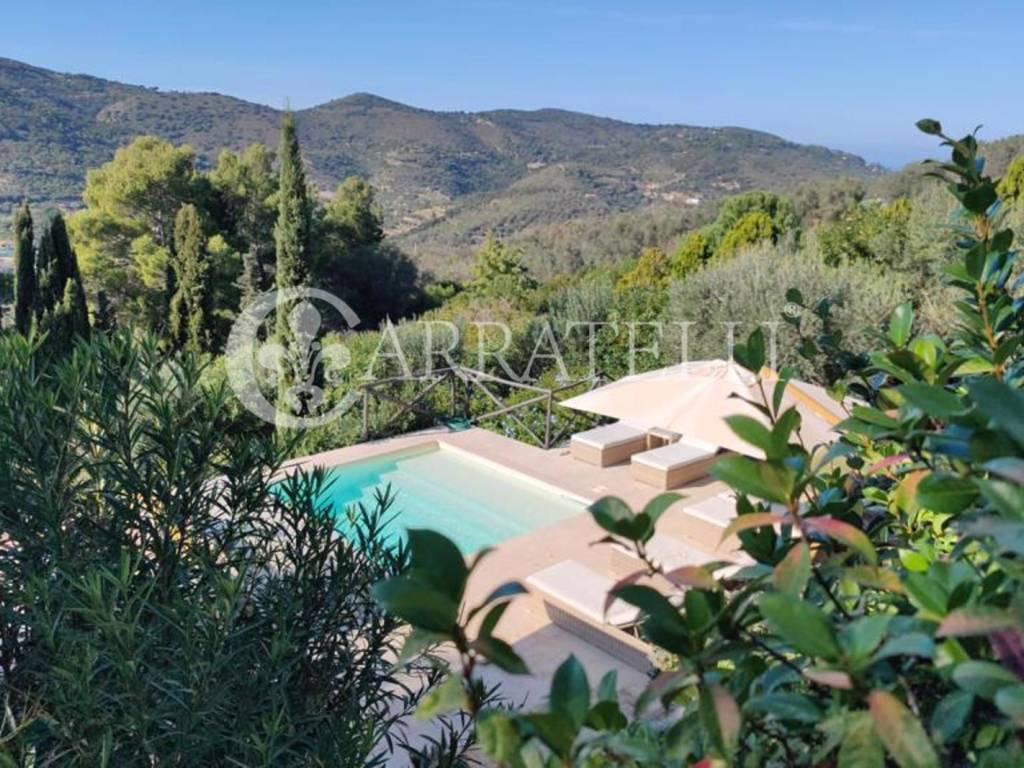 villa con piscina all argentario