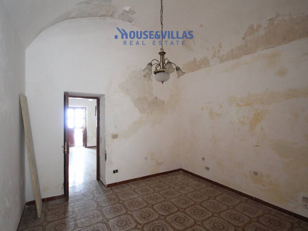 casa con cortile a noto  10