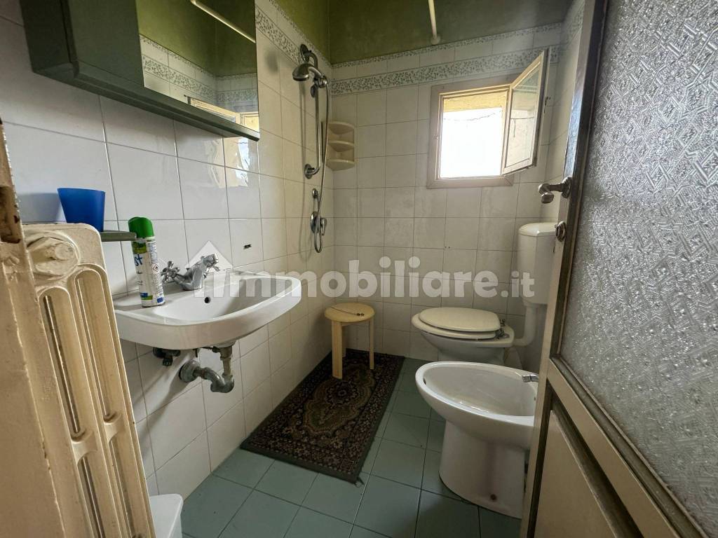 Bagno di servizio p1