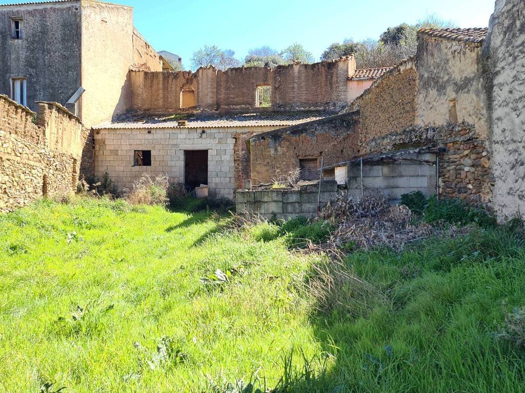 Terreno edificabile via roma, ballao